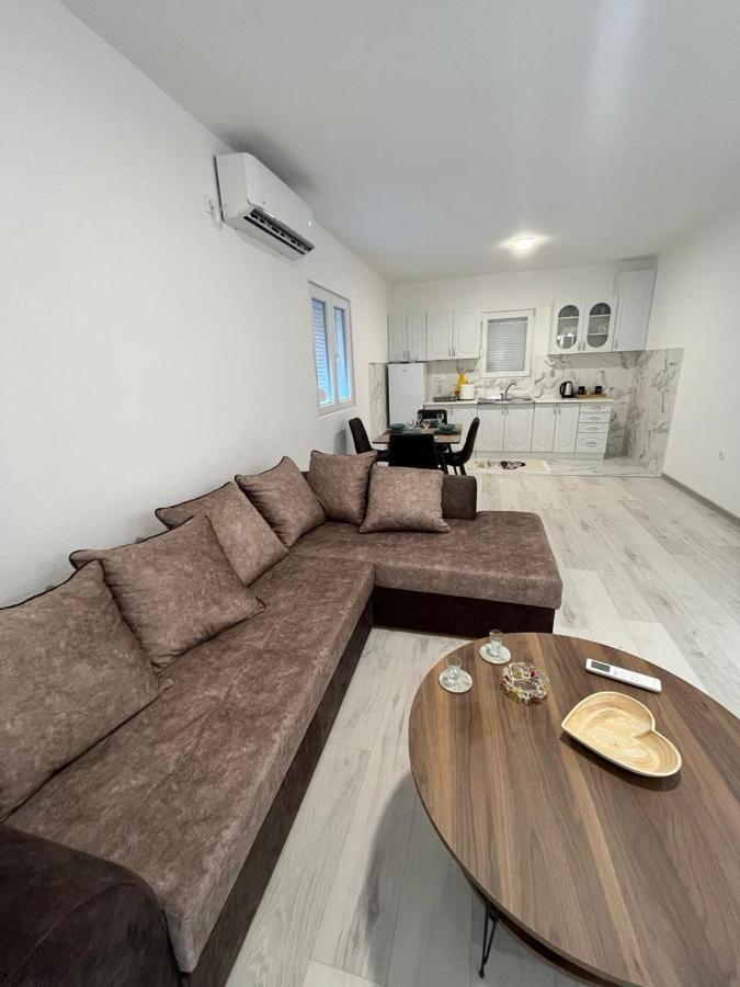 Knezevic Apartman بودغوريتْسا المظهر الخارجي الصورة