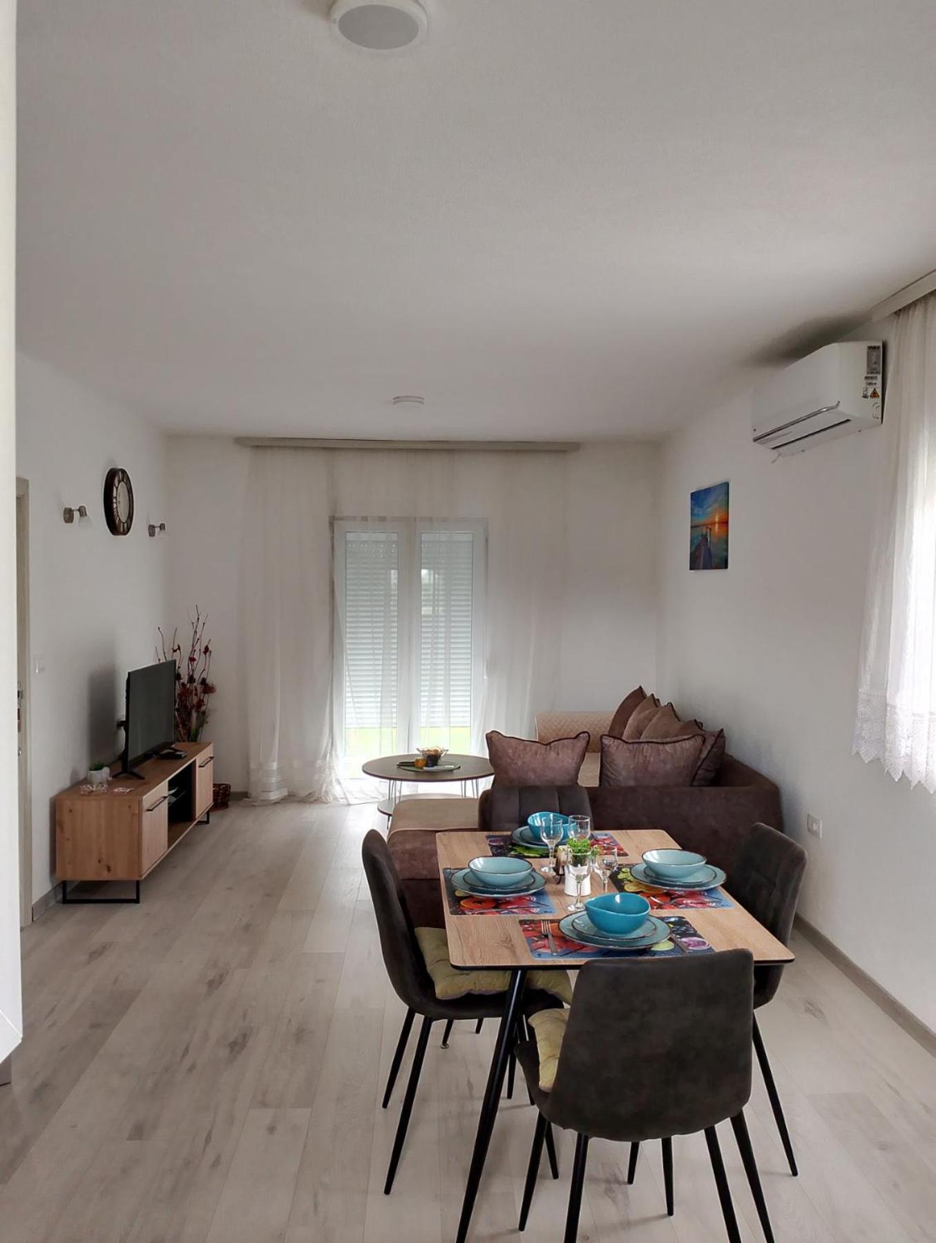 Knezevic Apartman بودغوريتْسا المظهر الخارجي الصورة